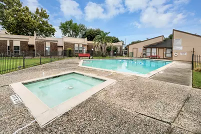 1014 Graham Drive #B4, Tomball, TX 77375 - Photo 4