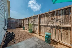 3733 Main Poplar Dr, Houston, TX 77025 - Photo 32