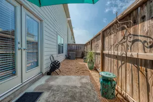 3733 Main Poplar Dr, Houston, TX 77025 - Photo 40