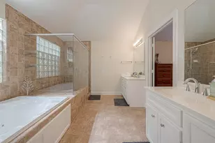 3733 Main Poplar Dr, Houston, TX 77025 - Photo 28