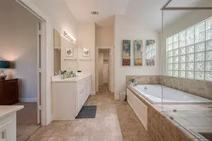 3733 Main Poplar Dr, Houston, TX 77025 - Photo 22
