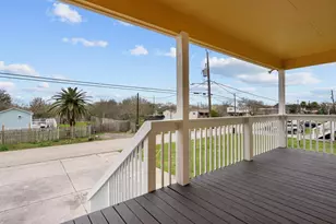 533 12th Street St, San Leon, TX 77539 - Photo 4