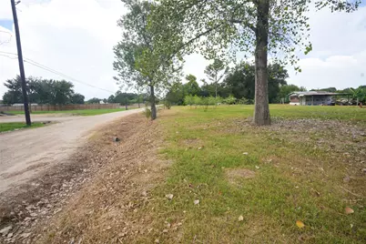 727 E Jasmine Street, Fresno, TX 77545 - Photo 4