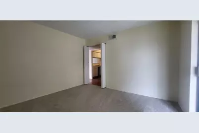 2822 S Bartell Drive #21, Houston, TX 77054 - Photo 12