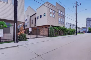 1420 Wilson St, Houston, TX 77019 - Photo 2