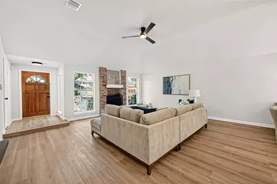 3311 S Briar Knoll Drive, Houston, TX 77082 - Photo 8