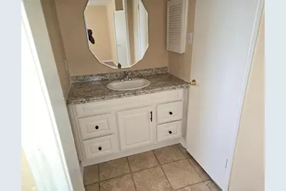 7911 Southmeadow Drive, Houston, TX 77071 - Photo 12