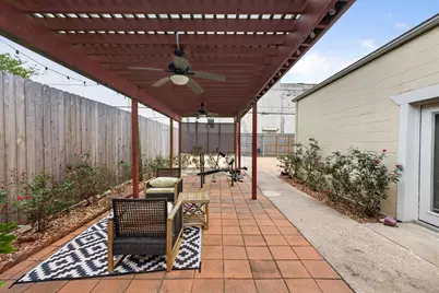 2219 Sealy Street, Galveston, TX 77550 - Photo 32