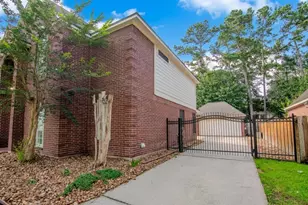 6807 Queensclub Dr, Houston, TX 77069 - Photo 2