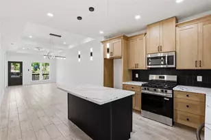 5515 Elm Springs Dr, Houston, TX 77048 - Photo 8