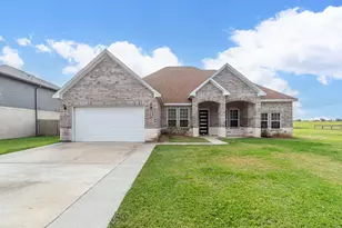 2040 Twin Lakes Blvd, West Columbia, TX 77486 - Photo 2