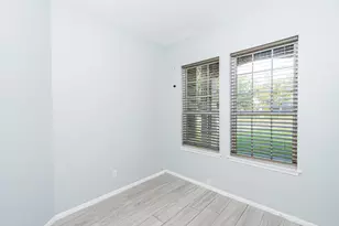 2040 Twin Lakes Blvd, West Columbia, TX 77486 - Photo 8