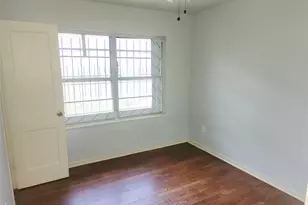 8159 Redfern Dr, Houston, TX 77033 - Photo 8