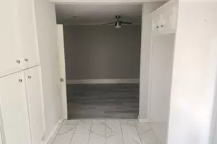 8159 Redfern Dr, Houston, TX 77033 - Photo 4