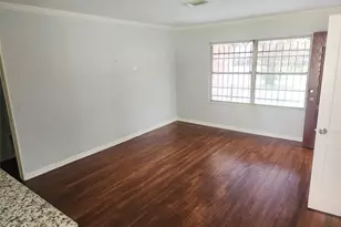 8159 Redfern Dr, Houston, TX 77033 - Photo 18