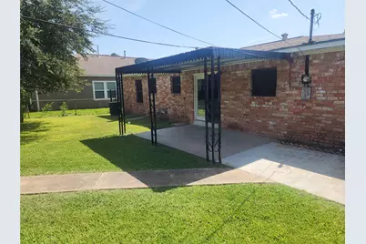 8159 Redfern Drive, Houston, TX 77033 - Photo 14