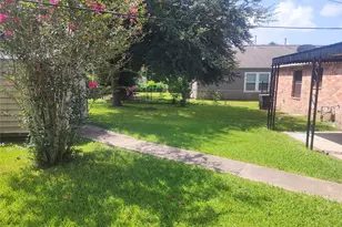 8159 Redfern Dr, Houston, TX 77033 - Photo 6