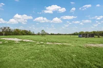 1021 Star Lane, Alleyton, TX 78933 - Photo 4