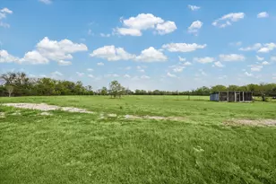 1021 Star Ln, Alleyton, TX 78933 - Photo 4