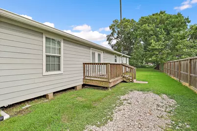 412 Stowell Street, Anahuac, TX 77514 - Photo 2