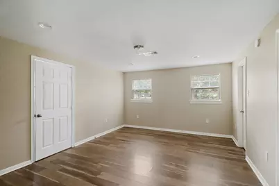 412 Stowell Street, Anahuac, TX 77514 - Photo 14