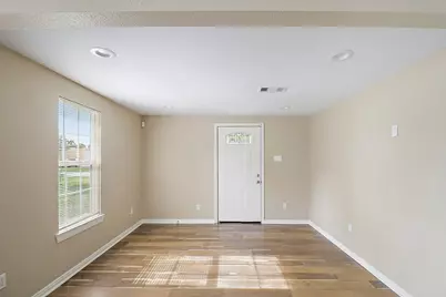 412 Stowell Street, Anahuac, TX 77514 - Photo 6