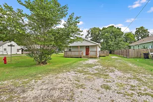 412 Stowell St, Anahuac, TX 77514 - Photo 26