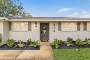 320 Meadow Dr, Bridge City, TX 77611 - Photo 2