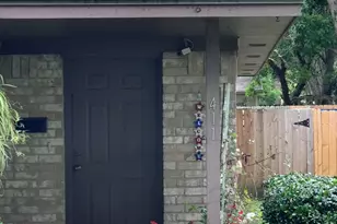 409-411 Hurst Pl, Angleton, TX 77515 - Photo 2