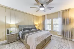 4 Shore Acres Cir, Shoreacres, TX 77571 - Photo 16