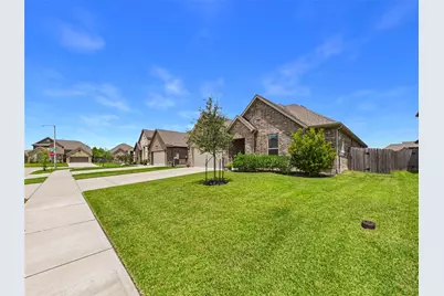 703 Western Holly, League City, TX 77573 - Photo 2