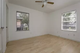 5418 Myrtlewood St, Houston, TX 77033 - Photo 14