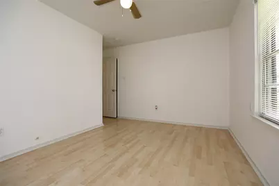 5418 Myrtlewood Street, Houston, TX 77033 - Photo 10