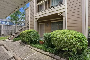1860 White Oak Dr, Houston, TX 77009 - Photo 2