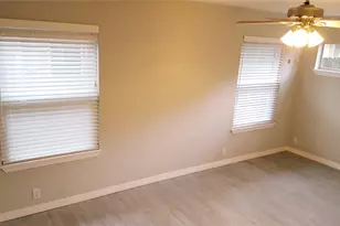 105 Marrakech Ct, Bellaire, TX 77401 - Photo 8