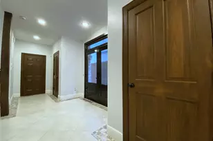 1012 Crocker St, Houston, TX 77019 - Photo 2