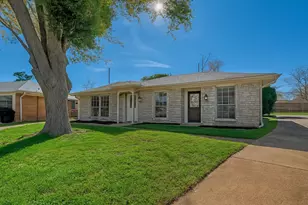 7315 Housman St, Houston, TX 77055 - Photo 2