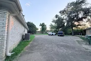7315 Housman St, Houston, TX 77055 - Photo 34