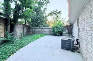 7315 Housman St, Houston, TX 77055 - Photo 38