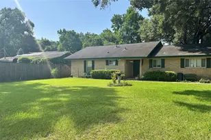 1507 Edgewood St, Liberty, TX 77575 - Photo 1