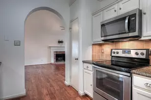 9859 Meadow Bend Ln, Houston, TX 77065 - Photo 8