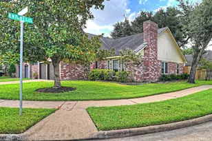 9859 Meadow Bend Ln, Houston, TX 77065 - Photo 2