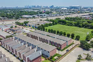 3501 Link Valley Dr., Houston, TX 77025 - Photo 2