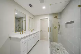 717 Clayton St, Tomball, TX 77375 - Photo 8