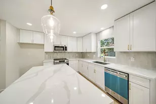717 Clayton St, Tomball, TX 77375 - Photo 8