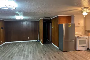 215 13th St, San Leon, TX 77539 - Photo 2
