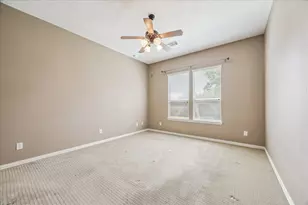 2821 Chinaberry Park Ln, League City, TX 77573 - Photo 10