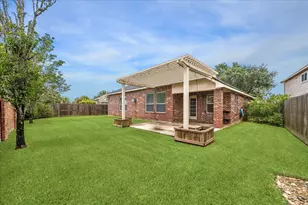 2821 Chinaberry Park Ln, League City, TX 77573 - Photo 4