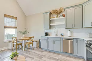 1411 30th St, Galveston, TX 77550 - Photo 4