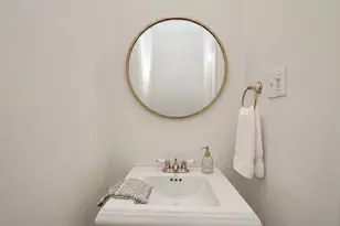 11711 Memorial Dr Dr, Houston, TX 77024 - Photo 10